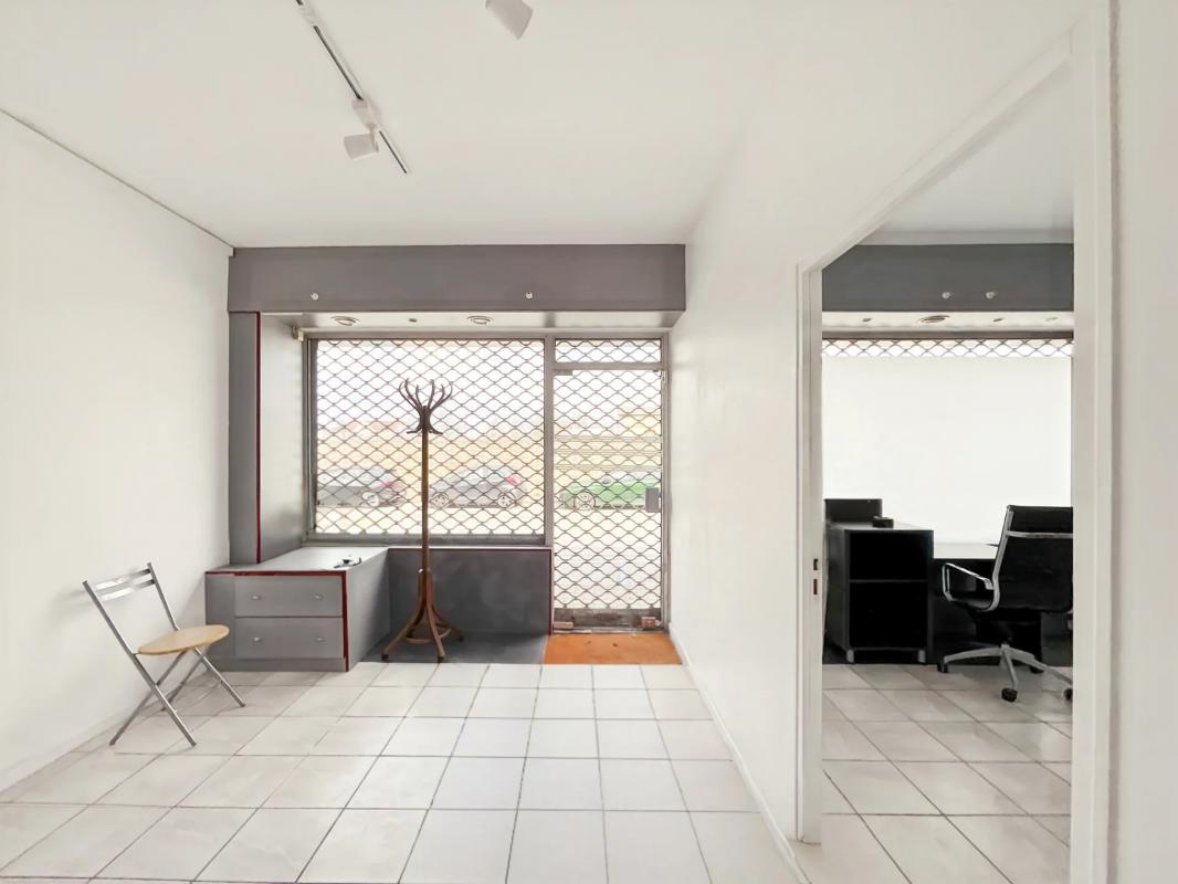Local rénové - 50 m² – Emplacement n°1 à Ozoir-la-Ferrière