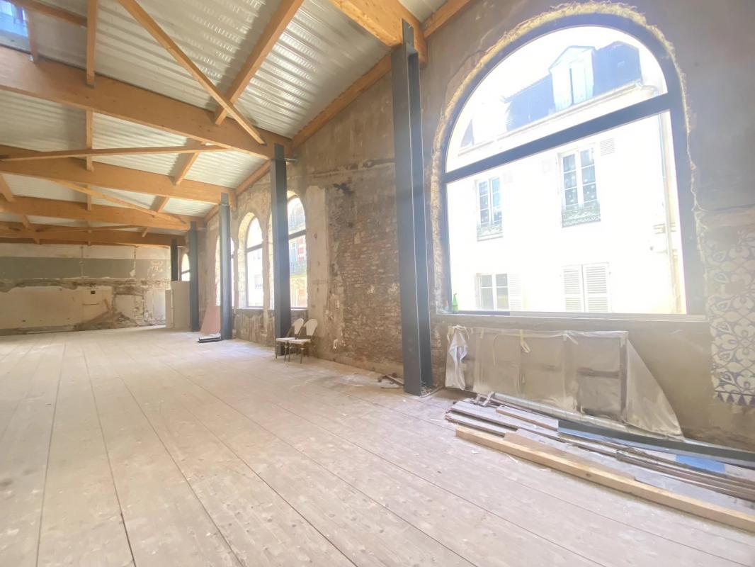 03200 VICHY - APPARTEMENT 1 PIECE-COEUR DE VILLE -