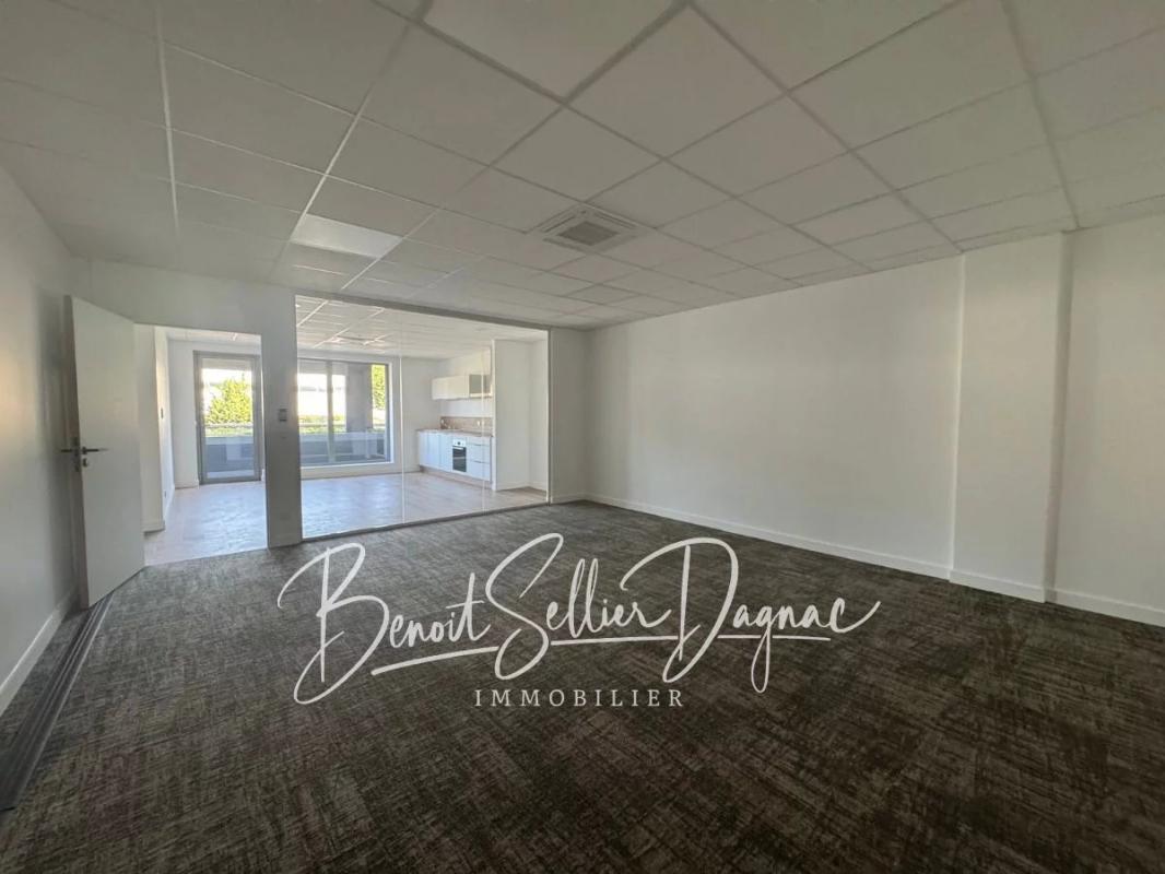 A vendre Bureaux 215 m² Argonay