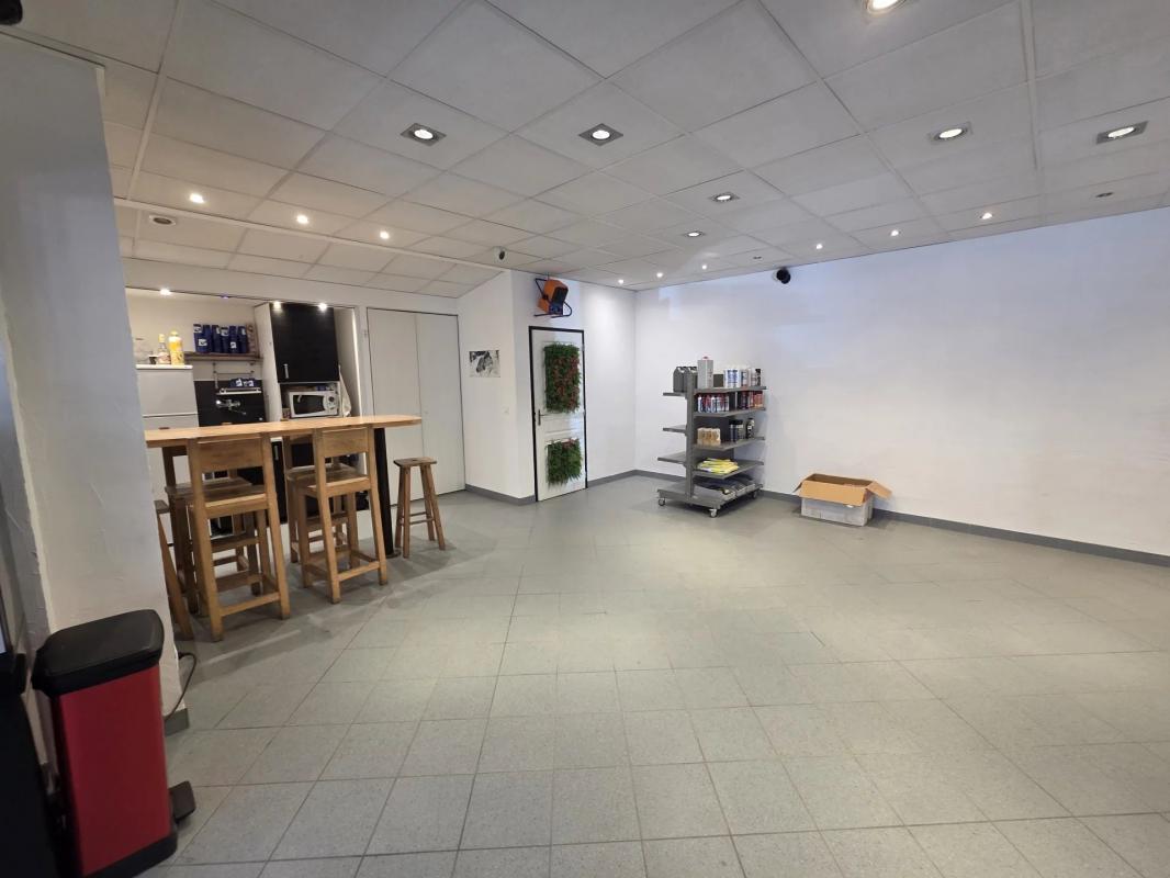 Bureau Commerce tres bon Etat Parking Gratuit Bureau Commerce tres bon Etat Parking Gratuit