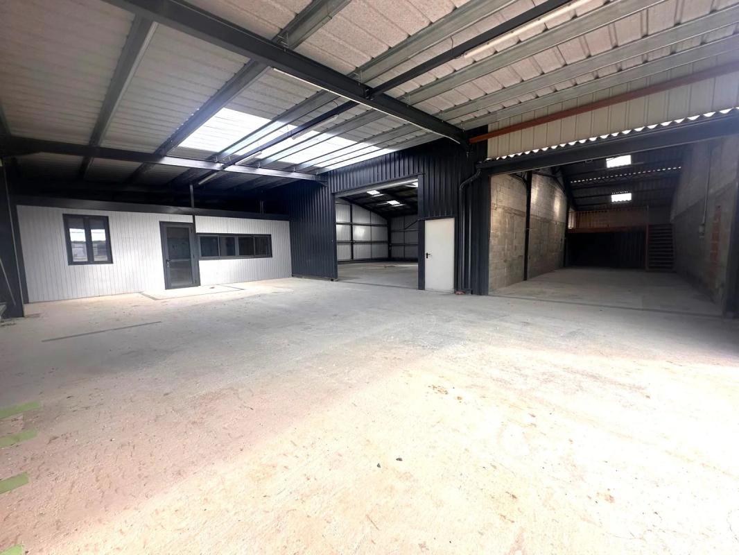 À LOUER – Local industriel / commercial 500 m²