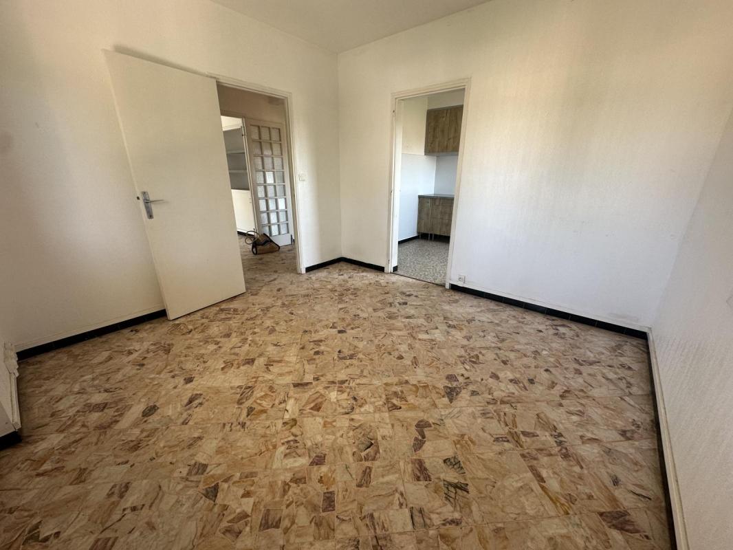 Valergues : Exclusivité : Appartement T5 de 113 m2 habitables avec terrasse et 2 places de stationnement privatives