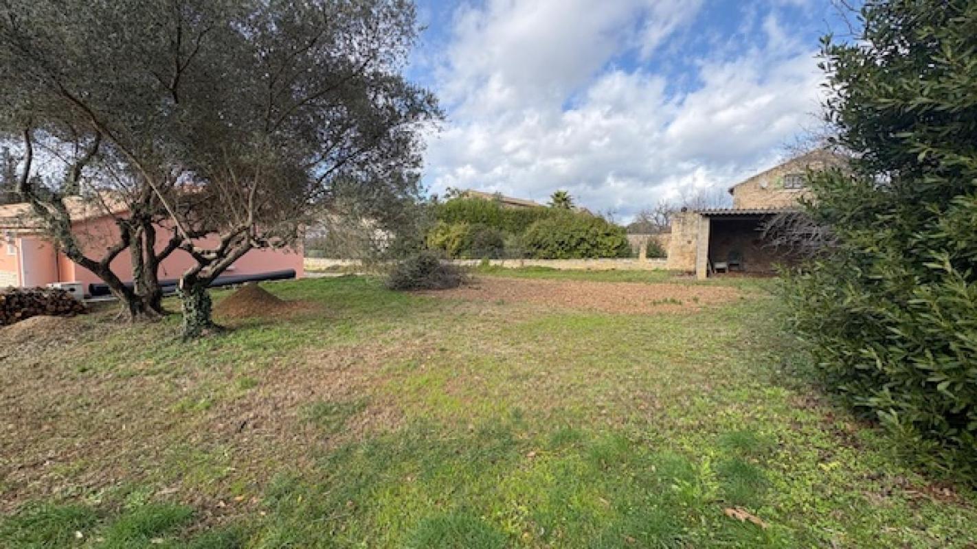 Terrain constructible libre constructeur 500 m2 Entre vignes ( 34) 244000 euros