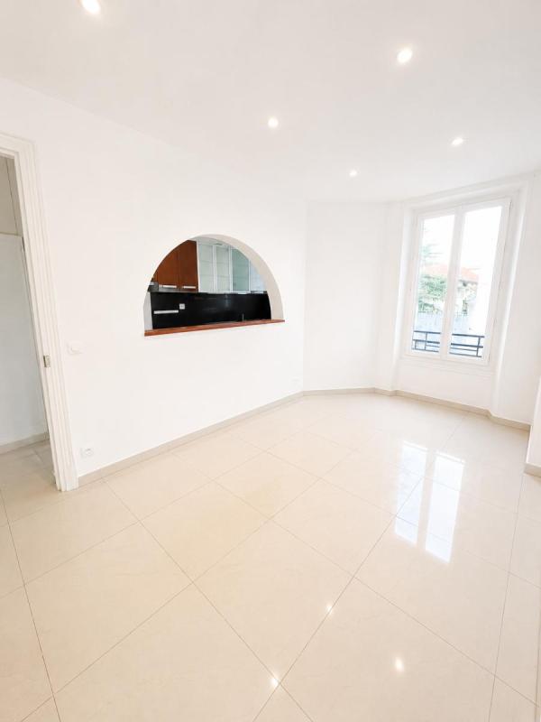 T2 À VENDRE SUR ENGHIEN-LES-BAINS