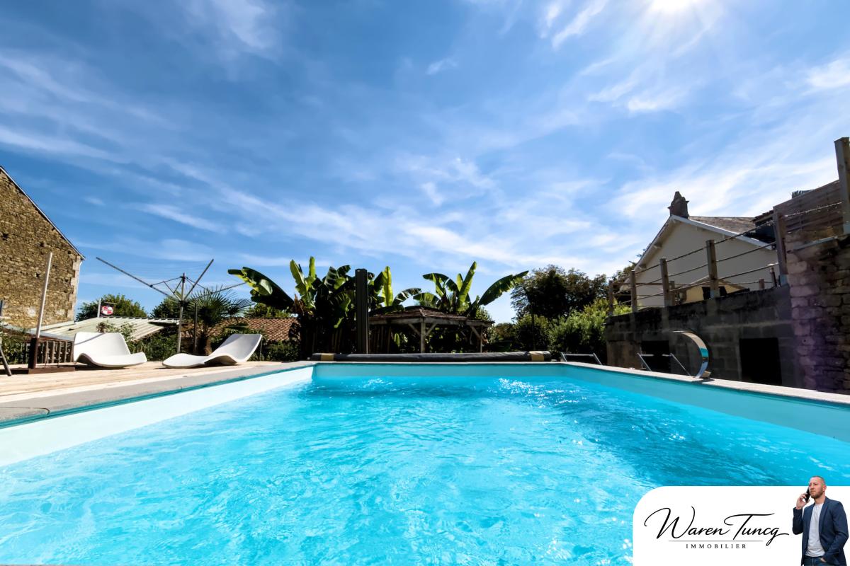 Maison avec piscine et logement locatif – Chaillé-Les-Marais (85450)