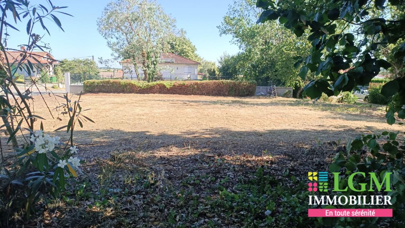 Terrain constructible 846m² SAINT FELIX DE RIEUTORD 60000€ FAI