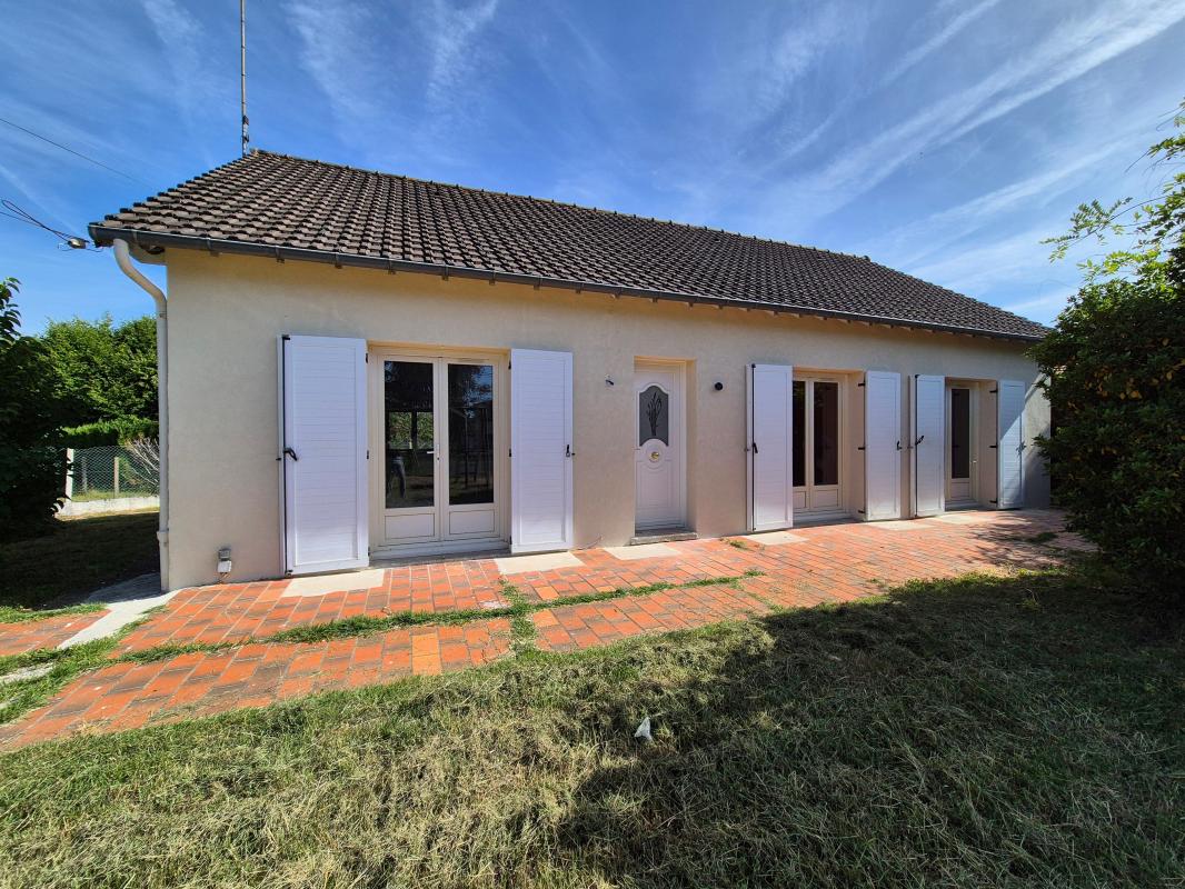À VENDRE – Maison familiale de 107 m² avec grand jardin clos et grand garage aux portes du Château de Chambord – Maslives (41250)