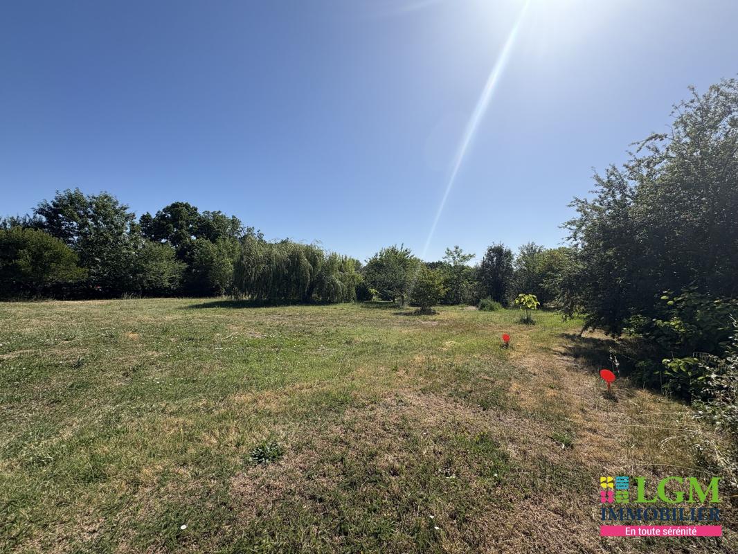 Giroussens, proche A68 terrain constructible de 1 000 m²