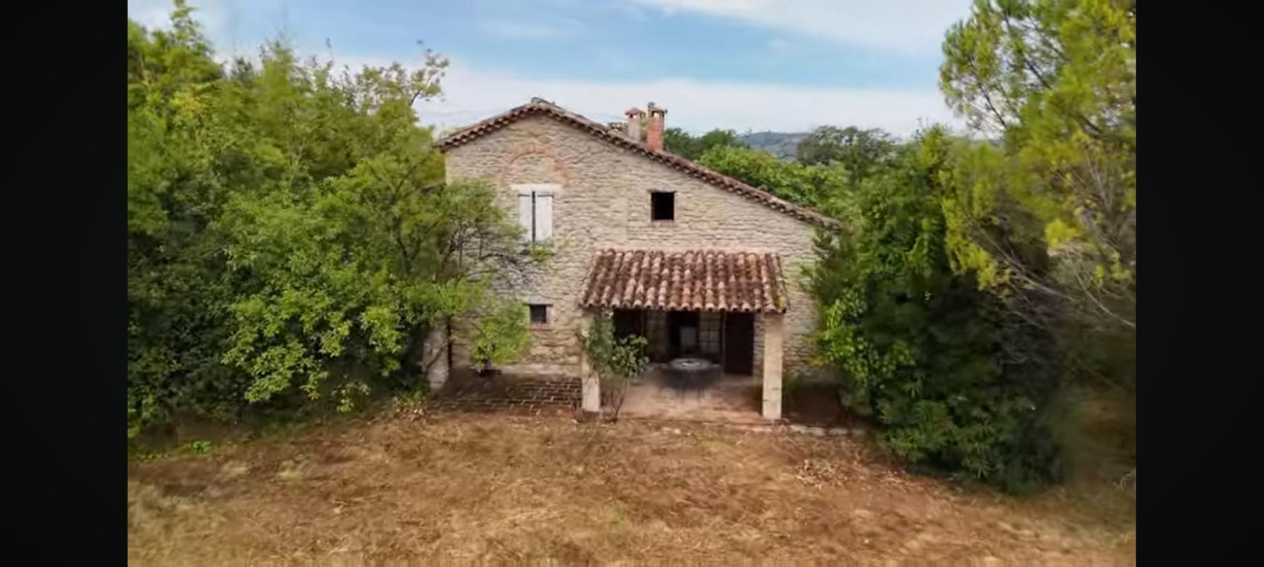 Mas RIBAUTE LES TAVERNES avec terrain plat de 11000 m²