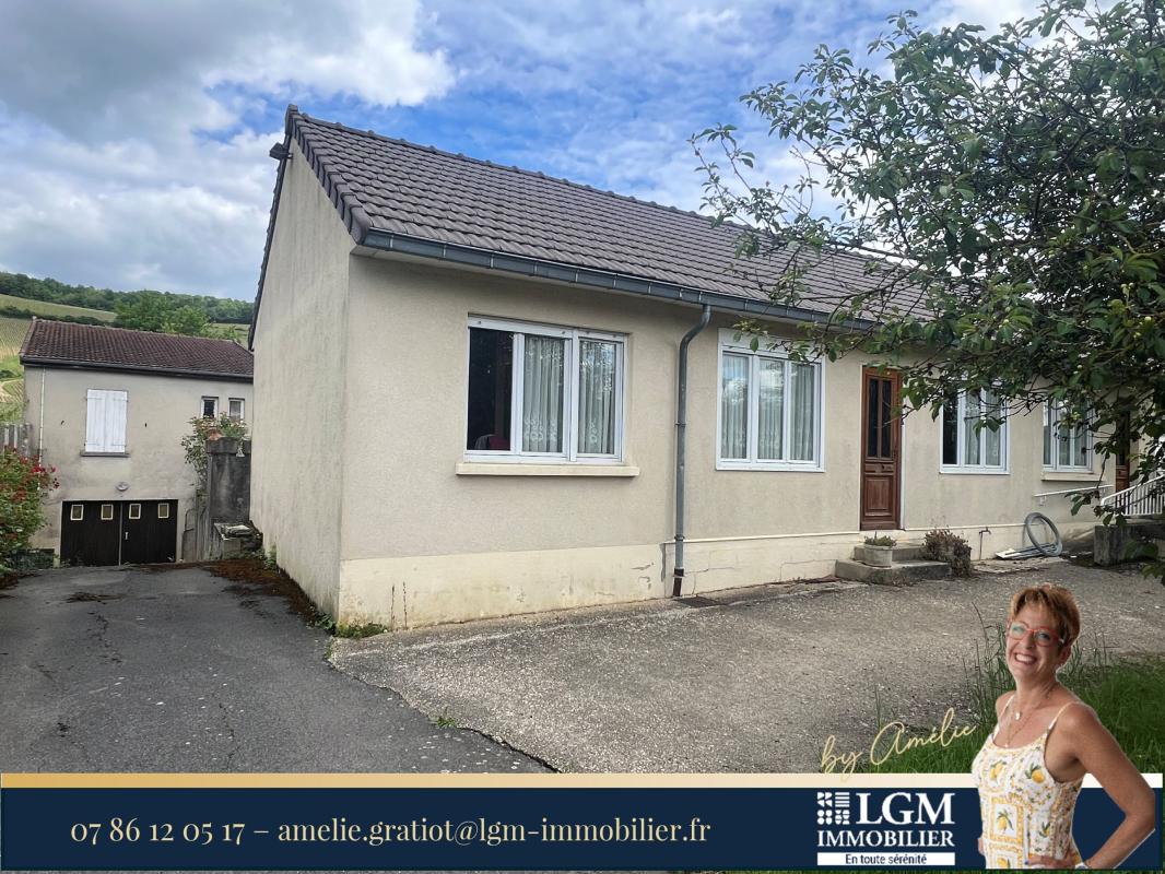 Maison de plain-pied 84 m² - 2 chambres à rénover avec dépendances