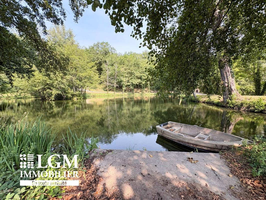 Domaine de 6 hectares avec lac privé