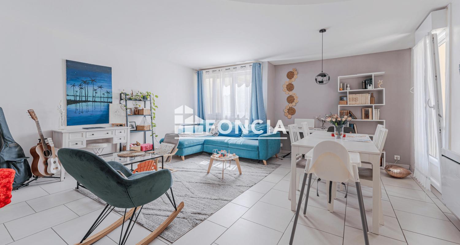 Appartement T4 avec balcon et stationnement – Saint-Avertin