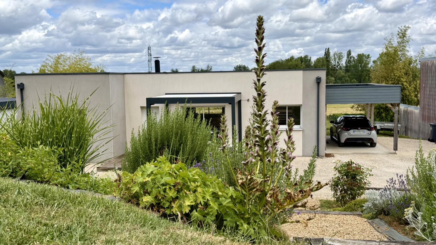 Maison contemporaine de plain-pied à Savonnières