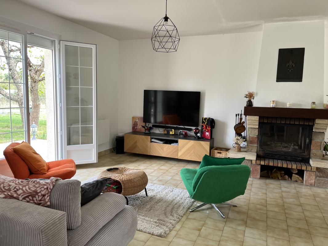 Maison individuelle avec dépendance et grand terrain