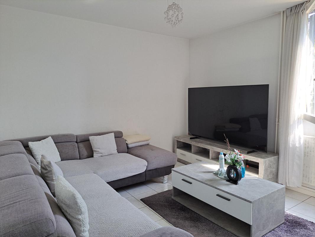 GRENOBLE Rue Claude Kogan Bel appartement 4 pièces de 76 m²