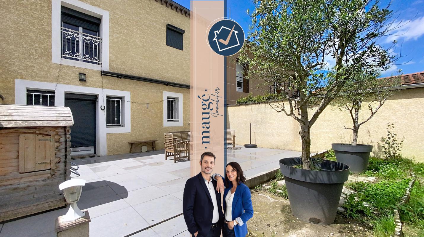 Maison - chambres - Mezzanine - Terrasse - Garage - Places de stationnement - Au cœur du village - Proche toutes commodités