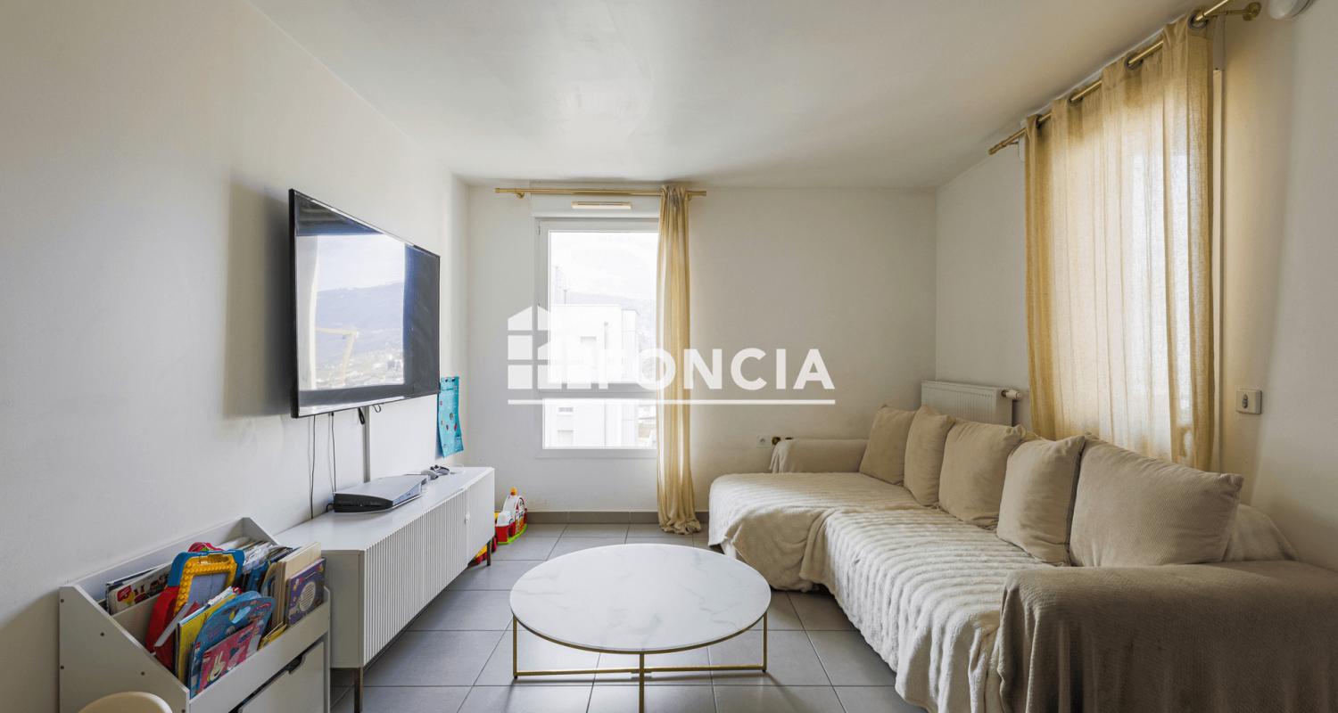 Appartement 3 pièces (64 m²) à vendre - ÉChirolles (38130)