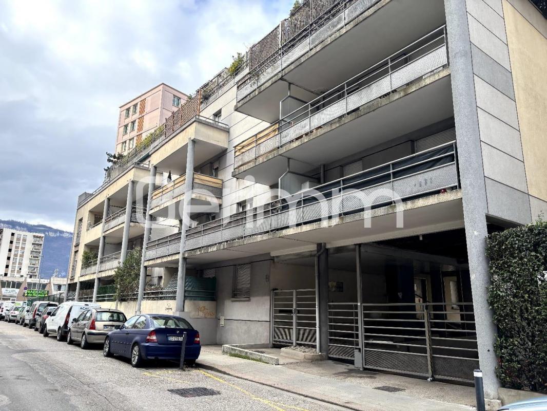 Vente - Appartement - 4 pièces + cuisine - 88,55 m² - 170 000 €