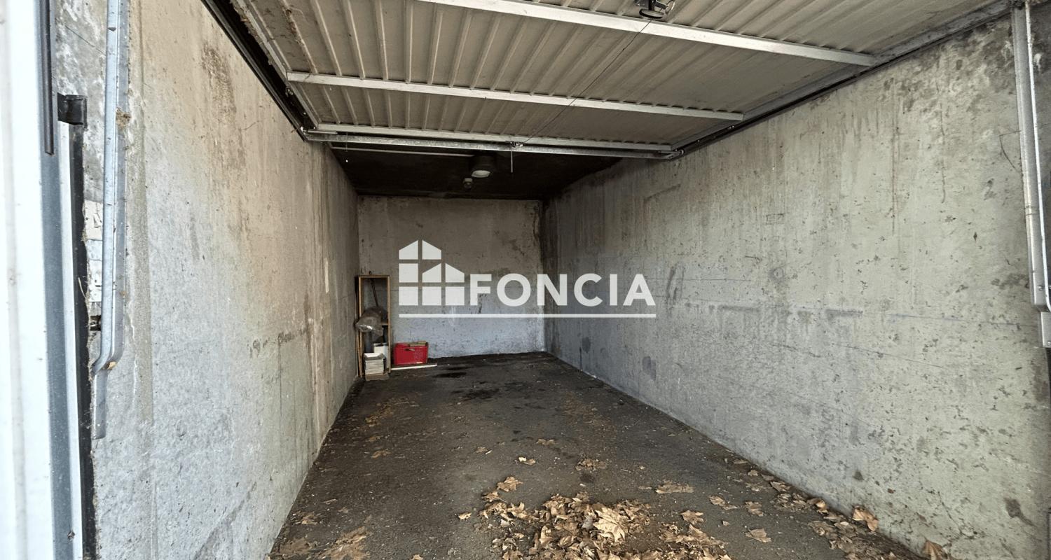 GARAGE EN COPROPRIÉTÉ - PONTCHARRA (38530) À VENDRE - Garage fermé de 11,65 m²