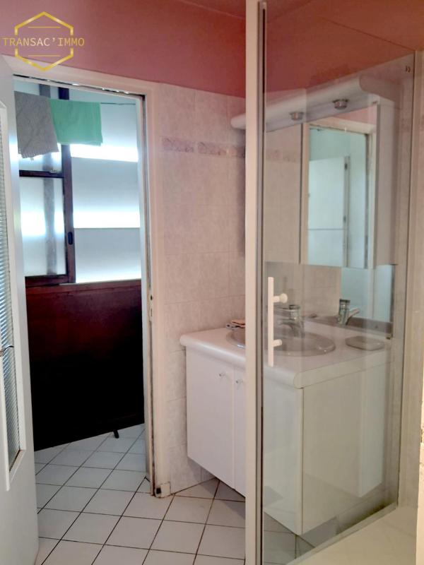 Appartement T3 (ancien T4) avec balcon situé dans un secteur très recherché de Saint-Égrève (38