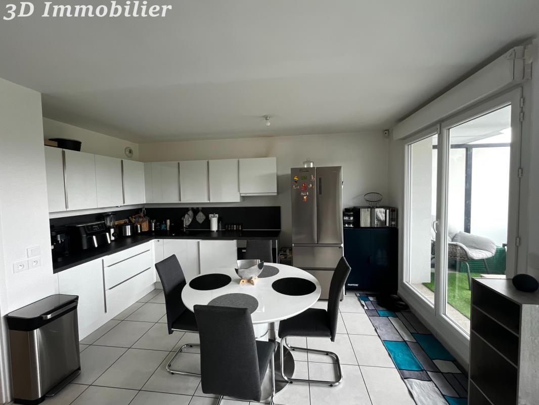 Appartement à vendre, 3 pièces, 68 m², Cranves Sales