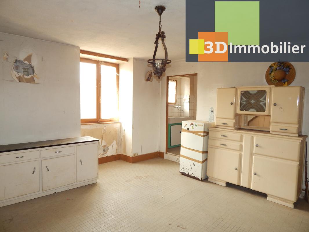VENTE : SECTEUR SELLIÈRES (39230), À VENDRE MAISON DE VILLAGE EN PIERRE À RÉNOVER 75 M², terrain 458 m² - Photo 2