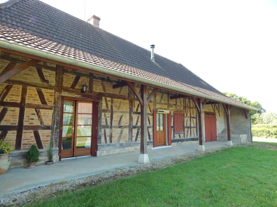 VENTE : SECTEUR BLETTERANS (39), À VENDRE MAISON PLAIN-PIED À RAFRAÎCHIR 102 M², 3 CHAMBRES, TERRAIN 1000 M² - Photo 2