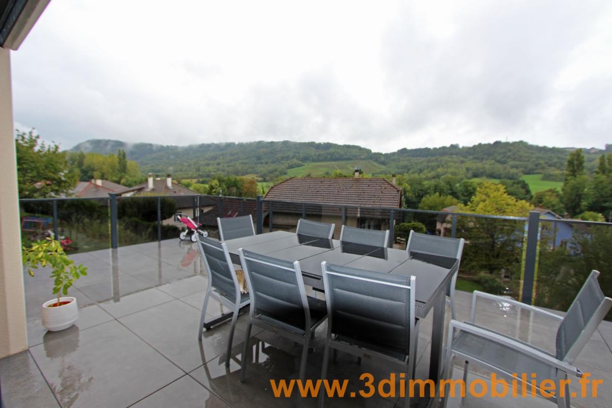 Lons-le-Saunier (39 JURA), à vendre une maison contemporaine récente de 5 chambres - Photo 2