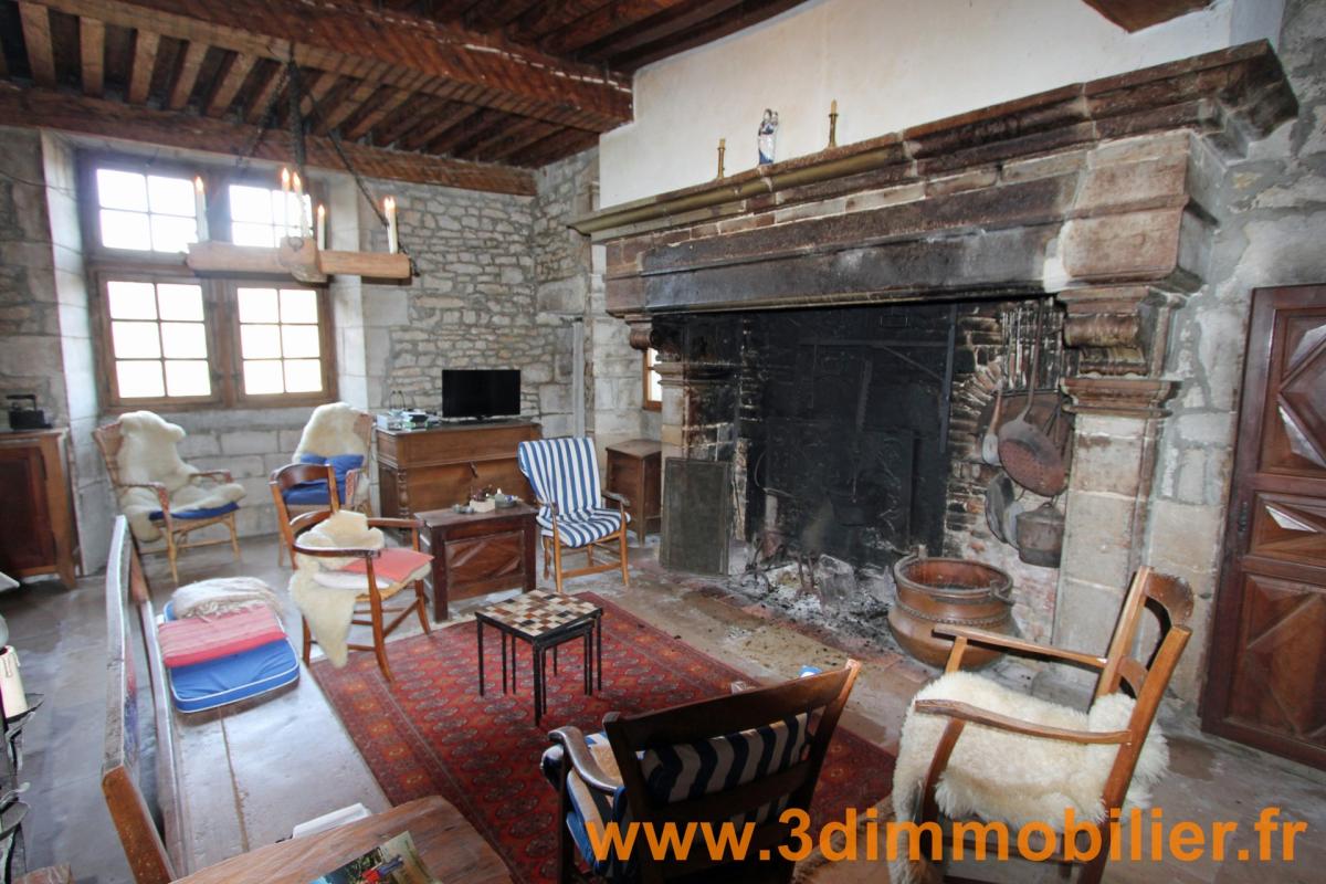 ARLAY (39 JURA), à vendre maison en pierres de Maître du 16e siècle - Photo 3