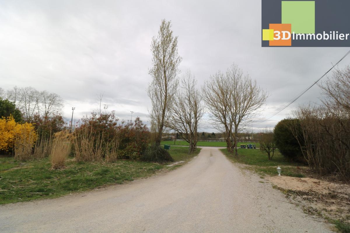 A vendre aux portes de Dole domaine en pierres de 14 pièces sur 606 m² habitables avec grand terrain de 18902m² - Photo 2