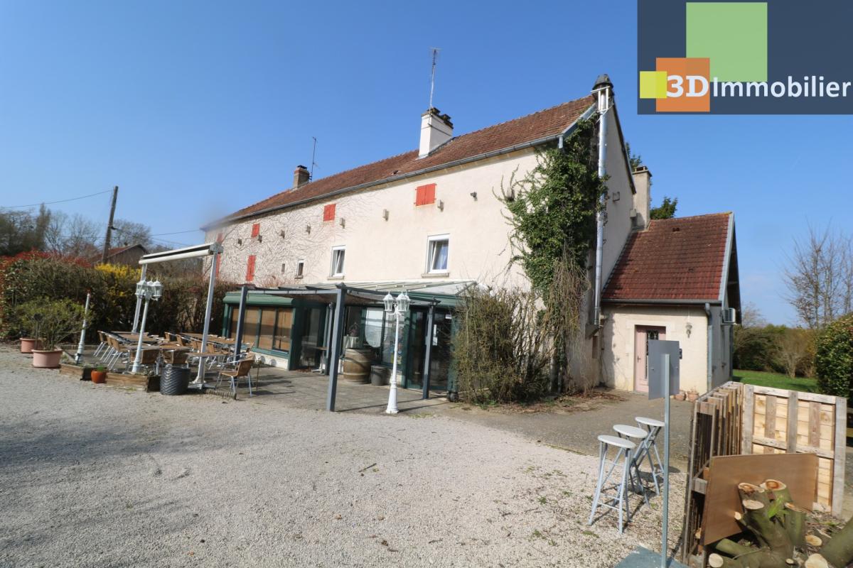 A vendre aux portes de Dole domaine en pierres de 14 pièces sur 606 m² habitables avec grand terrain de 18902m² - Photo 4