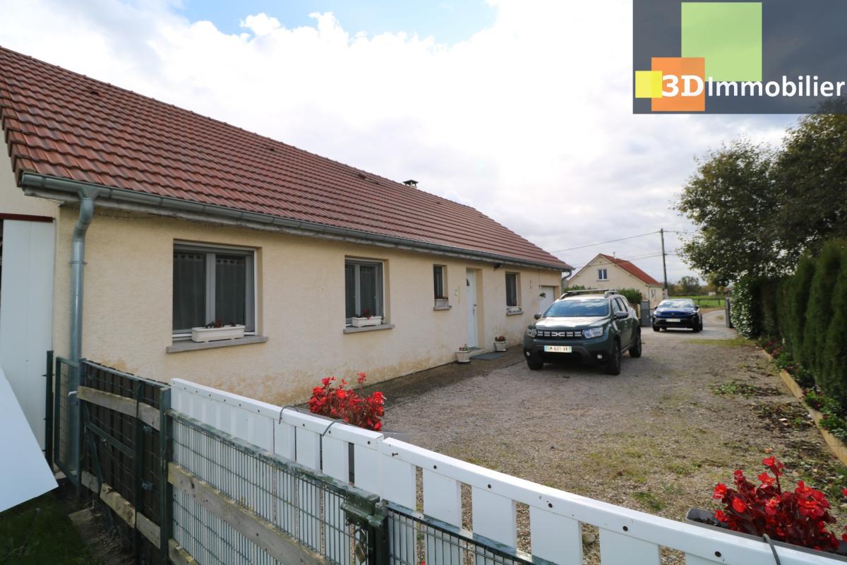 2 kms de Chaussin, dans village sympathique vends agréable maison récente de plain-pied, 6 pièces, sur 1501m² de terrain clos - Photo 2