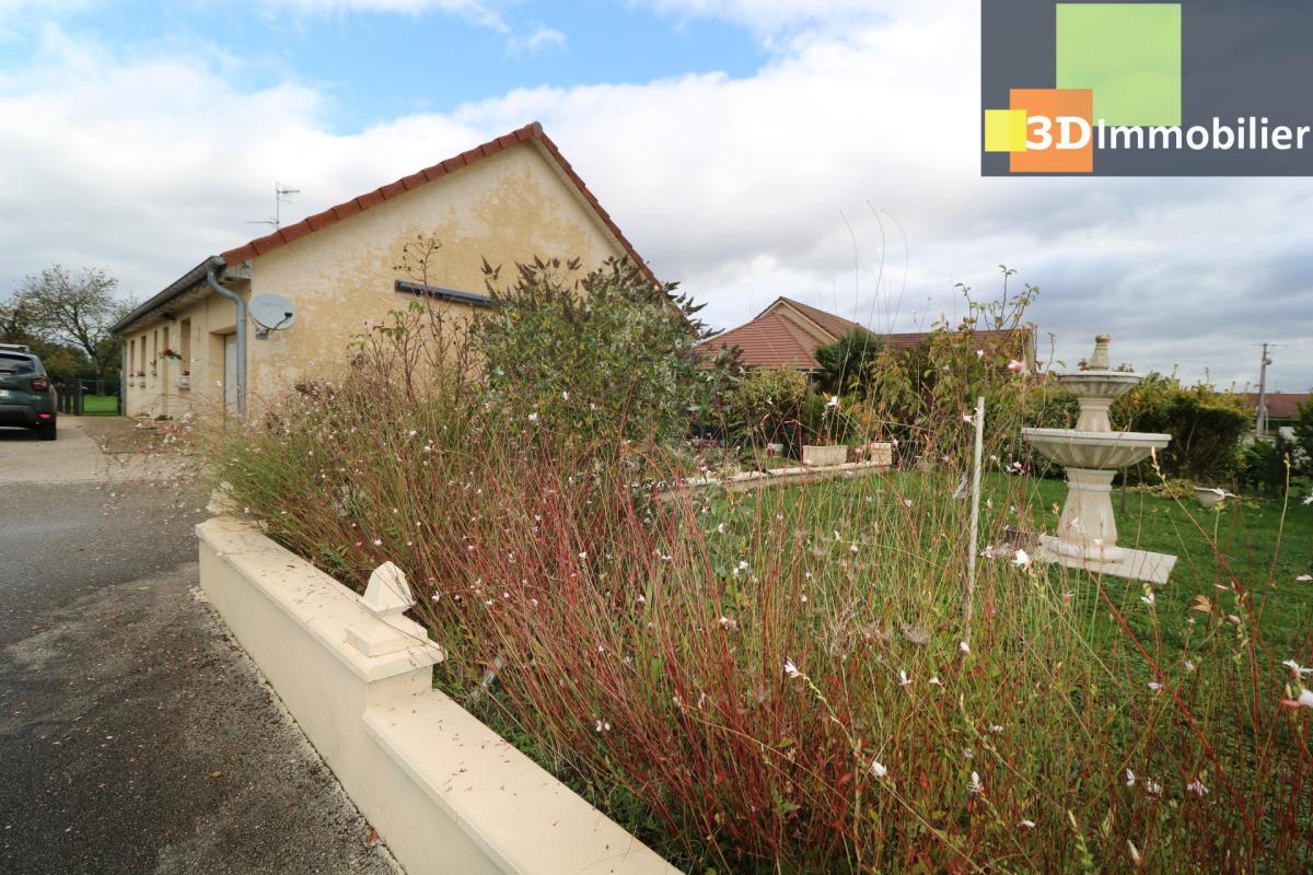 2 kms de Chaussin, dans village sympathique vends agréable maison récente de plain-pied, 6 pièces, sur 1501m² de terrain clos - Photo 4