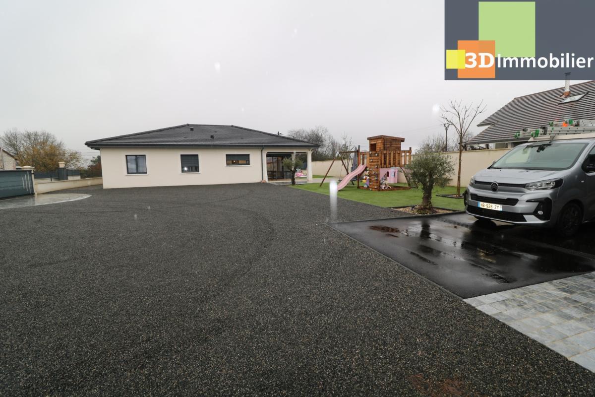 Entre Mouchard et Dole, à vendre belle propriété récente de plain-pied, 6 pièces, dépendances 100 m² sur terrain clos de1200m² - Photo 2
