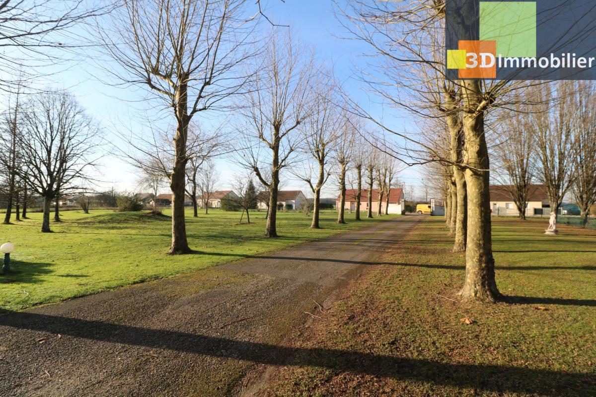 Secteur Dole, vends belle et grande propriété avec gîte, 12 pièces, avec un terrain, piscine et étang - Photo 2