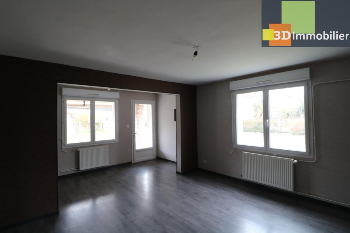 Au centre de Chaussin à vendre agréable maison  en bon état de 5 pièces, avec plusieurs dépendances - Photo 3