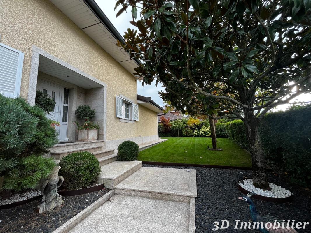 Secteur Douvaine (74140), venez découvrir cette très belle maison de caractère, 7 pièces,  avec son magnifique jardin et sa piscine à débordement - Photo 2