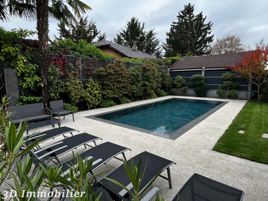 Secteur Douvaine (74140), venez découvrir cette très belle maison de caractère, 7 pièces,  avec son magnifique jardin et sa piscine à débordement - Photo 4