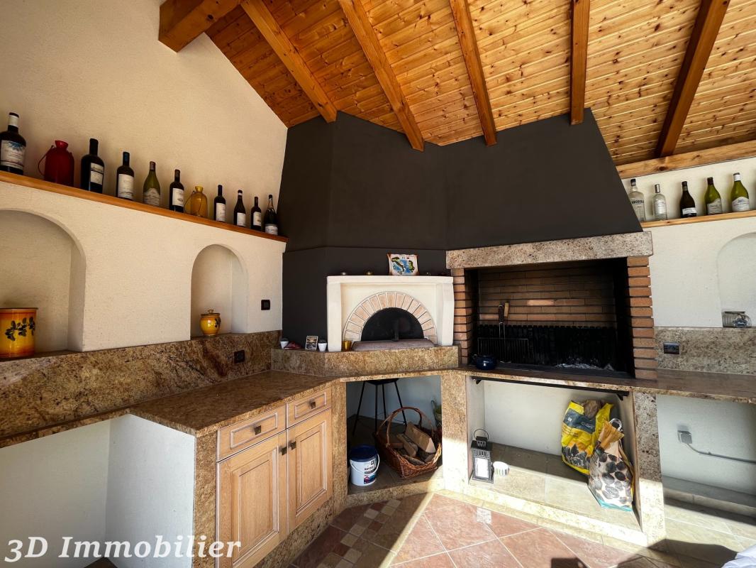 Secteur Veigy-Foncenex (74140), situé à deux minutes de la frontière, venez découvrir cette très belle maison d’architecte de 10 pièces d’une surface habitable de 210 m2 avec piscine, sauna et pool-house, grande terrasse avec cuisine d’été - Photo 5