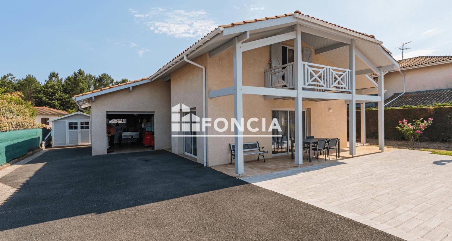 Landes côte sud. Villa individuelle de type 5 avec garage attenant