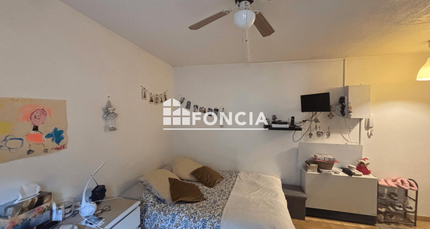 DIGNE, proche des thermes, studio