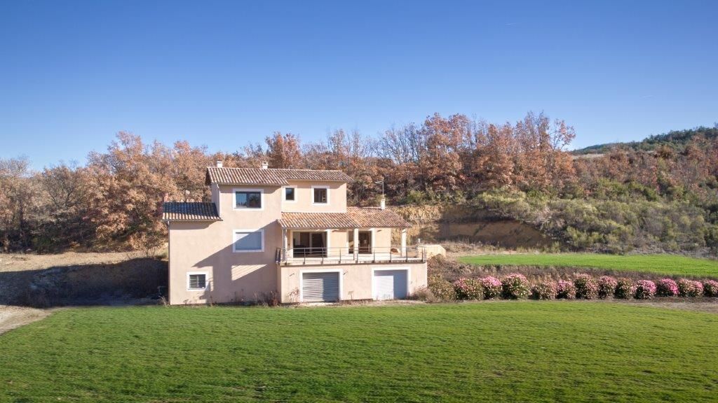 Villa contemporaine au calme – vue dominante, grands volumes, terrasses & prestations haut de gamme
