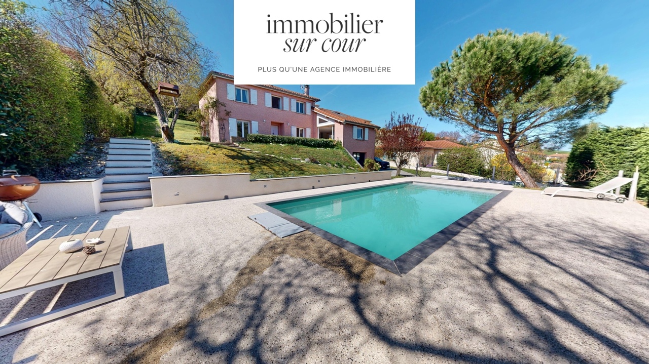 Belle villa avec piscine et terrain clos et arboré