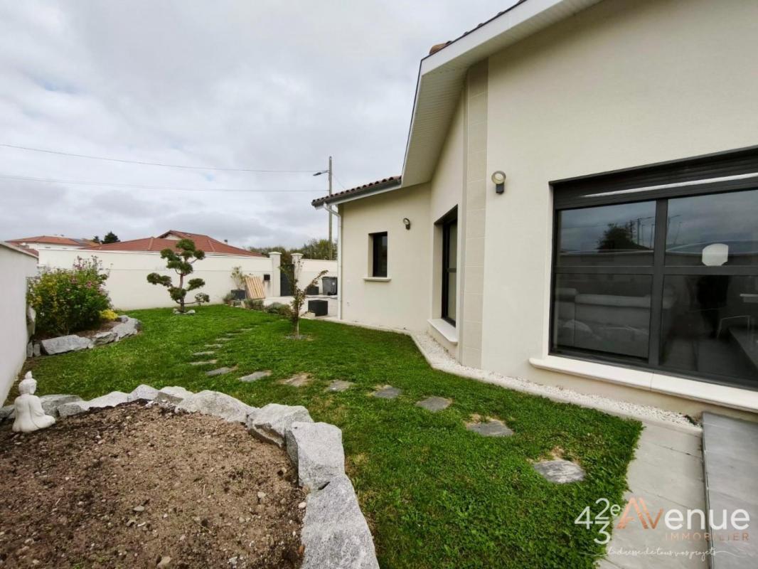 Villa moderne sur la commune d Andrezieux