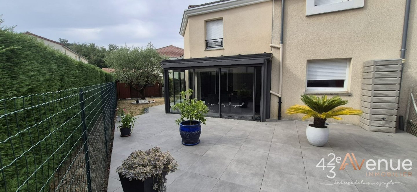 Magnifique maison F5 de 107m², TERRENOIRE