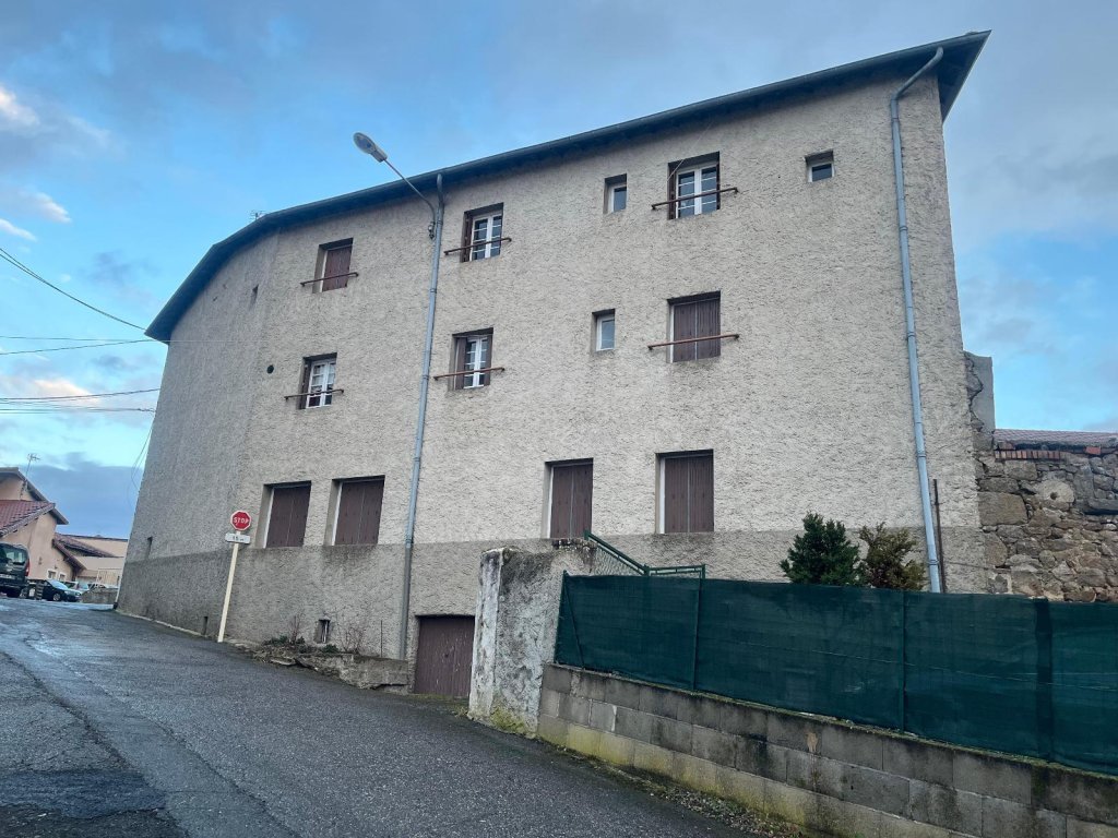 Immeuble 286m² — Saint-Maurice-en-Gourgois