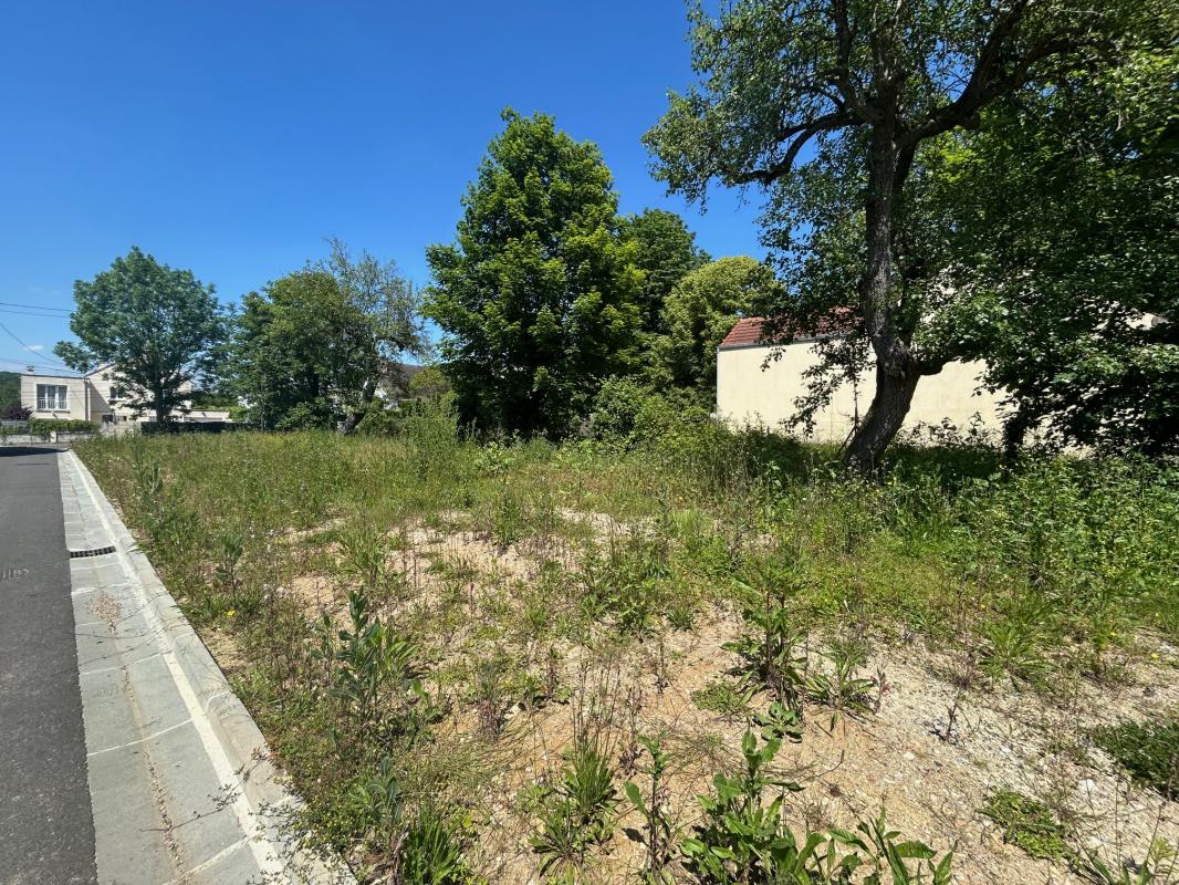 terrain à construire viabilisé de 585m2 disponible à Pomponne