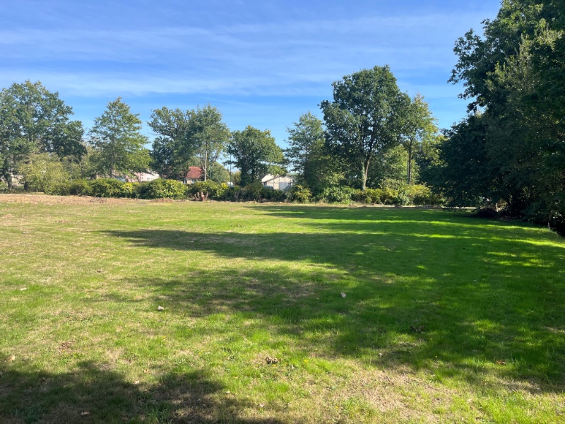 Superbe terrain constructible disponible à Saint Marcel (56140)