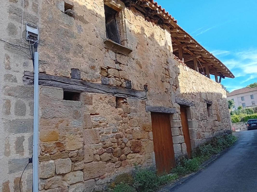 Bâtiment en pierre 3 pièces 298m2 maison et grange