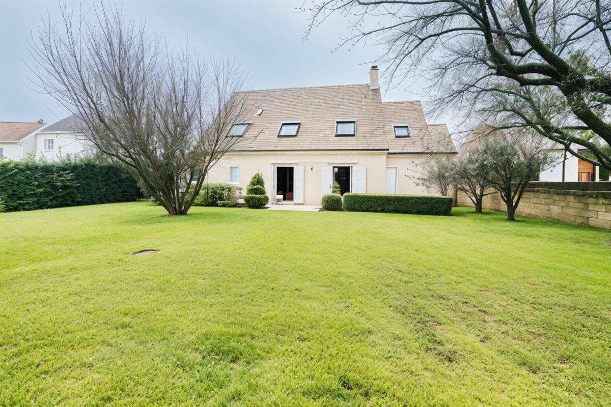 Maison indépendante à Collégien 6 pièce(s) 158 m2